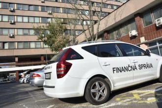 Viac ako 22 tisic firemnych aut pod drobnohladom Danove urady preveruju aj luxusne sportove aut Ekonomika Spravy