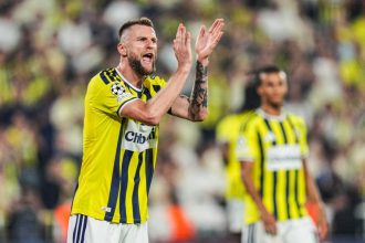 Greif inkasoval gol Skriniar dostal zlutu kartu Suboj Slovakov o Ligu majstrov sa skoncili bez vitaza Europske pohare Futbal Sportweb