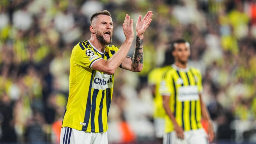 Greif inkasoval gol Skriniar dostal zlutu kartu Suboj Slovakov o Ligu majstrov sa skoncili bez vitaza Europske pohare Futbal Sportweb
