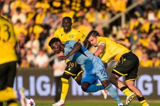 Koho to zase kupil Kmotrik Stacilo 28 minut a z neznmeho Camaru sa stal hrdina Europske pohare Futbal Sportweb