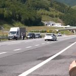 Navigacia ma sem poslala na uzavretom zjazde z Visnoveho natocila ta3 za 15 minut az 10 aut zakaz ignoruju