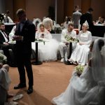 Odkial mam vziat peniaze Ruske zeny sa vrhaju do manzelstiev s muzmi ktori sa pripravuju na istu smrt aby ziskali miliony rublov