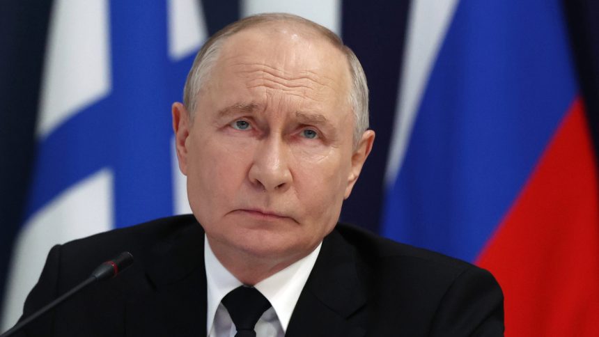 Putin vojnu nevidi ale pocuji o nej z kremla k nemu prudi falosna realita ktora posilnuje jeho neustupnost