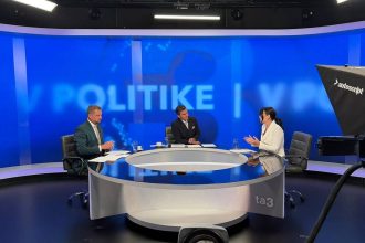 Sasko obhajoval Sutaja Estok v kauze radarov Jurik z PS hovori ze maju dalsie dokazy Minister vnitra sa este zapot