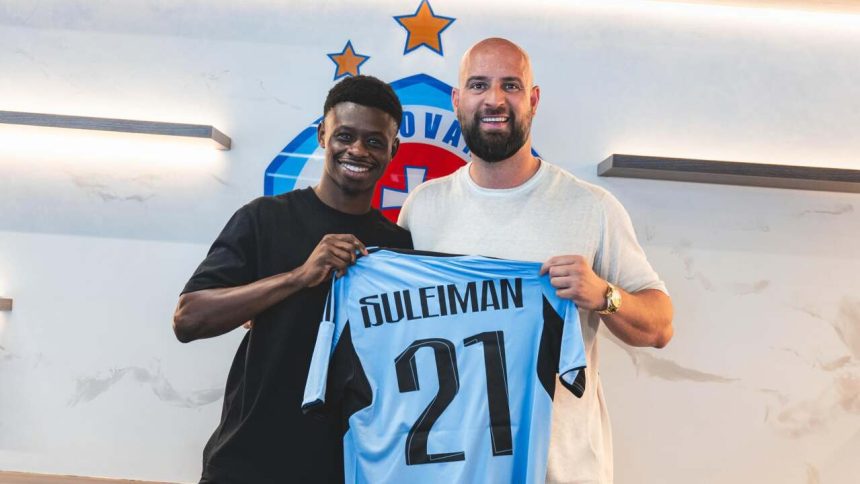 Tapol si Kmotrik do vrecka Spanieli tvrdia ze ano Slovan zaplatil za Camaru sedemcifernu sumu Euroske pohare Futbal Sportweb
