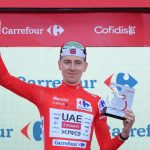 extremne tesna casovka na vuelte pogacar si obliekol cerveny dres rozhodli stotiny cyklistika sportweb