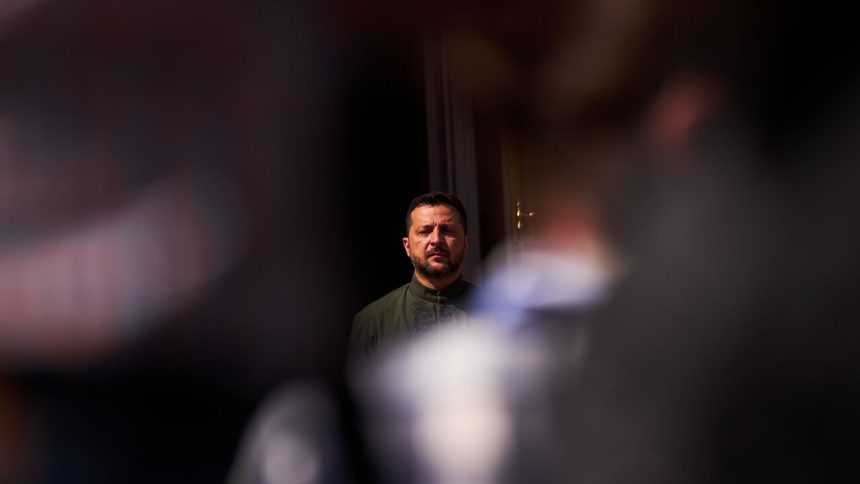 ma zelenskyj strach o svoju politicku buducnost publicista kriz odhalil skutone nlady a rizik volieb na ukrajine