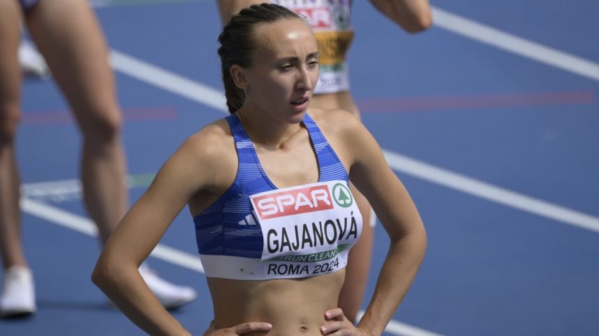 sklamanie pre gajanovu slovenka neobhaji striebro na osemstovke semifinale sa jej nepodarilo ostatne sporty sportweb