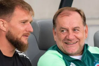 Na Maldivách by nežil. Futbalistu láka už len miliónová ponuka.