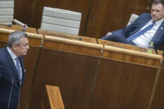 Politológ: Po odvolaní Tarabu čaká Fica a koalíciu tvrdý boj