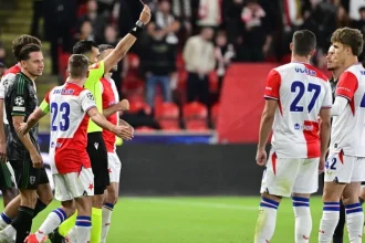 Trpký večer v Prahe. Červená po 50 sekundách. Slavia čaká na výhru 19 rokov