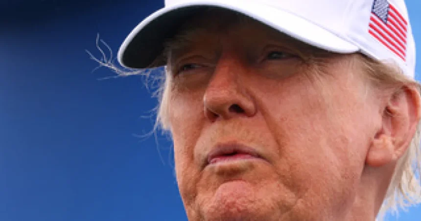 Trump: Útoky na ruské rafinérie bolia svet. Tlak na Zelenského nahráva Moskve