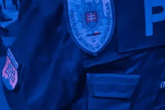 13-ročný chlapec napadol v rumunskej škole učiteľku a ďalšieho žiaka