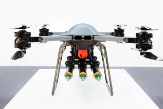 Američania premenili zásobovací dron na lovca. Tri rakety mu umožňujú opakovane útočiť