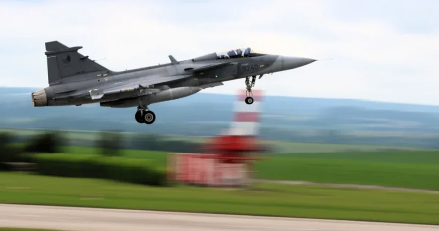 České gripeny vzlietli proti ruskej hrozbe. Pilot opísal chvíle s prstom na spúšti