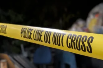 Chlapec zaplatil životom za návyk rodičov pri uspávaní, úrady rodinu sledovali mesiace