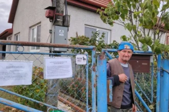 Chorvát sa mal vyhrážať 11 novinárom a analytikovi, zverejnil ich fotografie