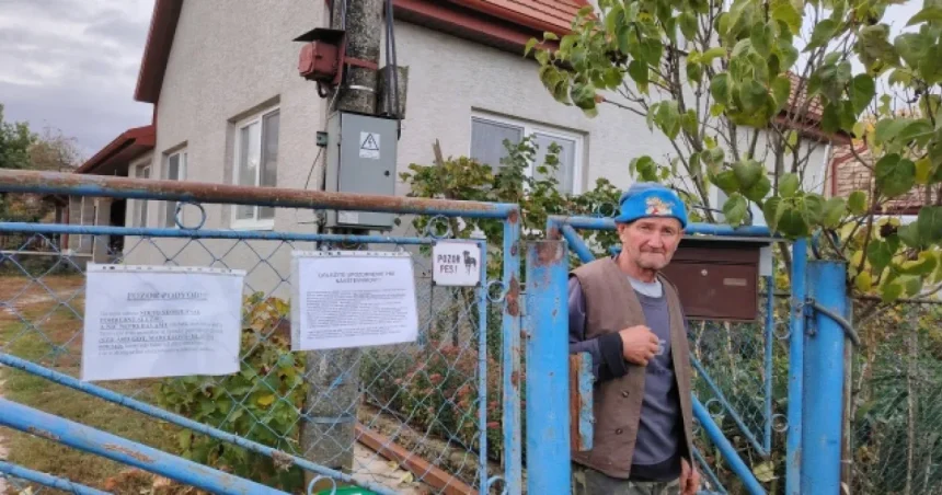 Chorvát sa mal vyhrážať 11 novinárom a analytikovi, zverejnil ich fotografie