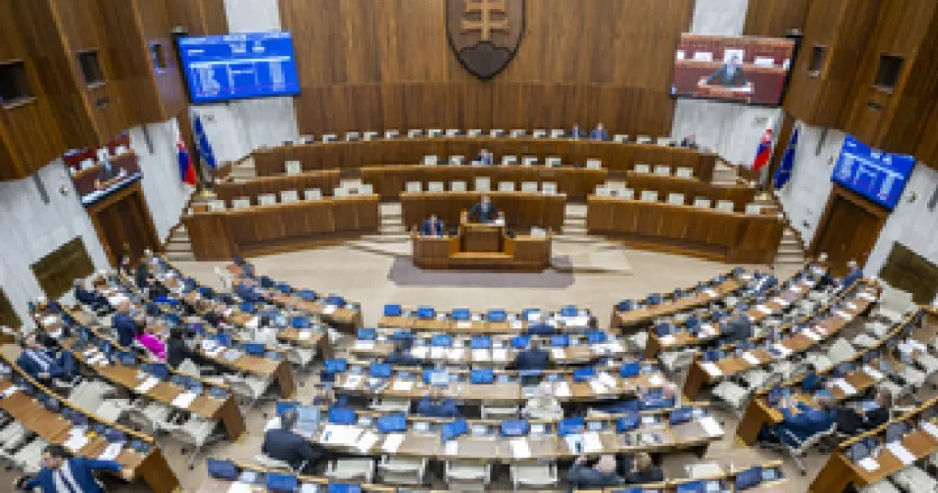 Čo ak rozpočet neprejde? Padne vláda? Koalícia má zadné vrátka