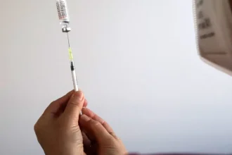 Čo povedať človeku, ktorý nechce vakcínu? Veta zvýšila záujem o očkovanie proti COVID-19