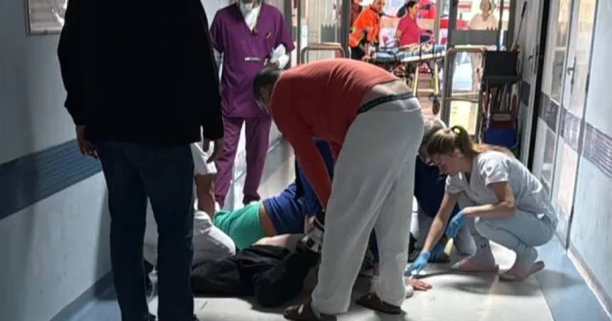 Čo sa deje v nemocniciach? Ranný útok nebol jediný: rozbité dvere aj slzotvorný plyn