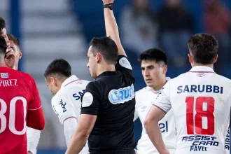 Futbalista dostal namiesto žltej karty žltú obrazovku