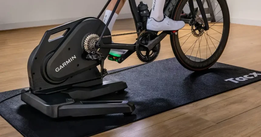 Garmin uvádza nový domáci cyklotrenažér Tacx Nēra so šprintmi aj stúpaniami