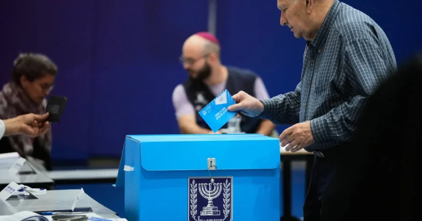 Izraelčania prvýkrát od útokov Hamasu a začiatku vojny v Gaze volia parlament