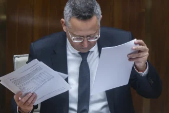 Kamenickému vystrelilo pero, opozícia kritizuje rating a rast dlhu