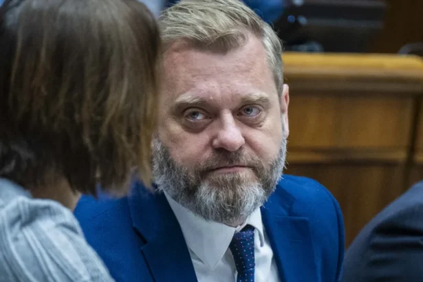 Krúpa vykopal Ficovi politický hrob, poslankyňa Smeru reaguje