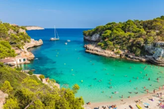 Mallorca nechce všetkých turistov: chudobných sa zbaví, boháčov priláka