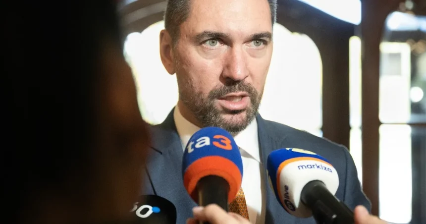 Matovičovci označujú zákazku u Takáča za „biznis storočia“, minister to popiera