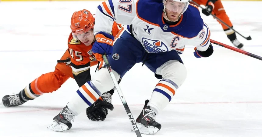 McDavidova šialená produktivita pobláznila NHL, útočí na rekordy
