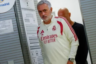 Mourinho radí Viníciusovi radikálny krok pred El Clásicom