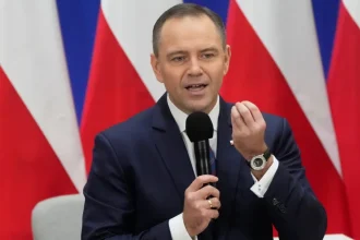 Nawrocki pred súdom: mal zháňať prostitútky pre hostí hotela