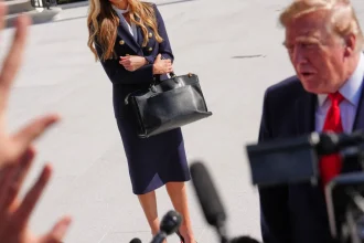 Nové rekordy: tri otázky, 15 minút a päť dní. Trumpovej hovorkyňa Zachariaová končí