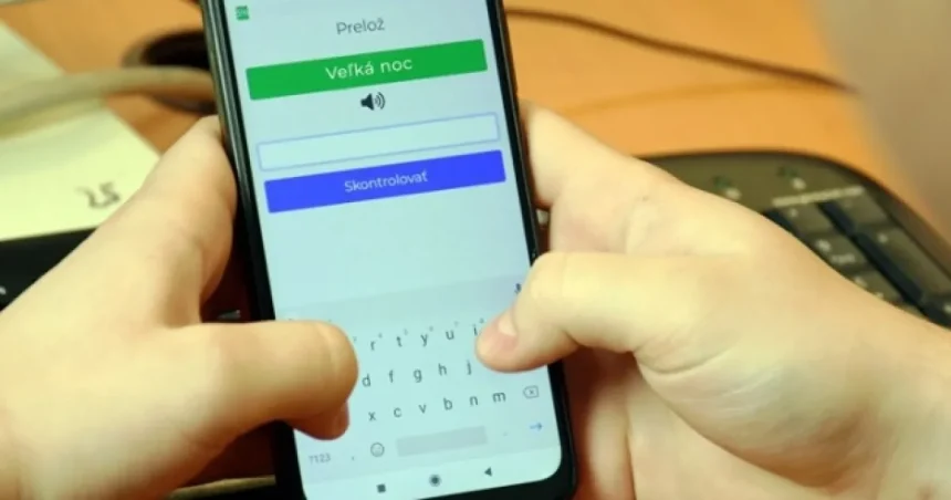 Ohavný útok: desať mladistvých brutálne napadlo školáka, svoje besnenie si natáčali