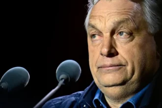 Orbán sa pustil do Magyara pre oslavy 70. výročia povstania