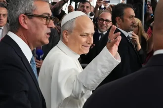 Pápež opustil nemocnicu, kde bol od utorka po operácii