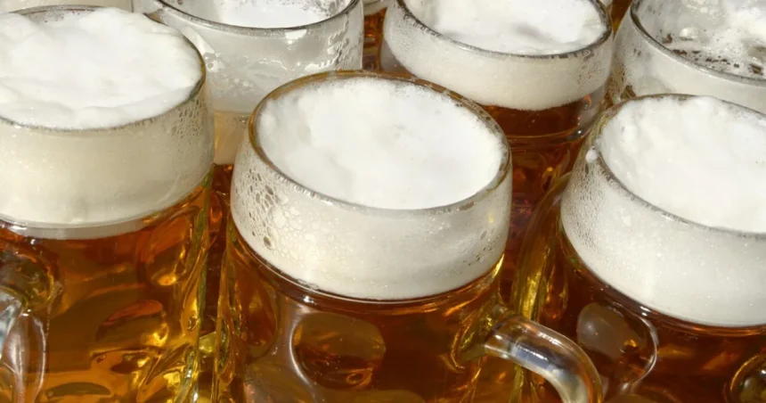 Pivné cunami v Londýne nebolo o opilcoch, ale o tragédii
