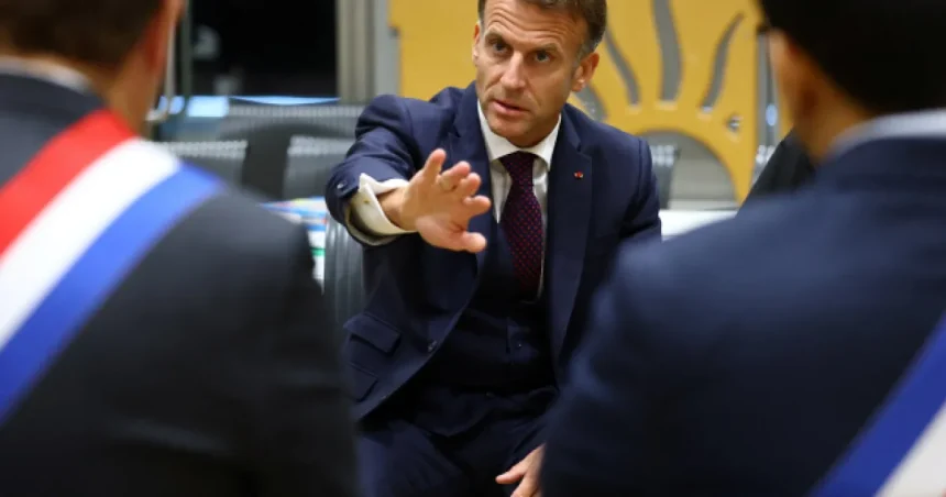 Po krvavom útoku pri Paríži zadržali ďalších podozrivých, v byte našli aj Mein Kampf