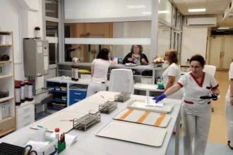 Pol miliardy pre zdravotníctvo: viac na platy lekárov ako na lieky
