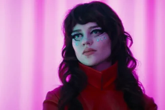 Prázdnota v lákavom balení: Sci-fi horor Jej súkromné peklo je najväčším sklamaním roka