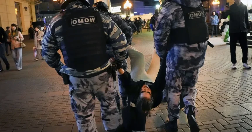 Pred Putinom utiekli, Západ ich vracia späť. V Rusku niektorých čakal krutý osud