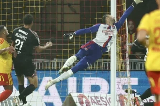 Premárnili šancu dostať sa na prvé miesto. V Lyone napriek tomu chvália skvelého Greifa