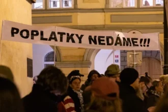 Protesty v Prahe: Babišova vláda čelí odporu pre zmeny v médiách