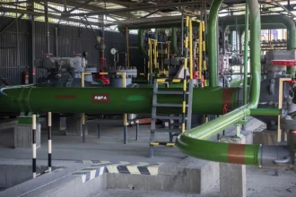 Ropa pre Slovensko môže prúdiť aj z Rakúska. Saková má plán potrubia a zásobníkov