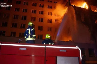Rusko v noci opäť útočilo. V Kyjeve vypukli požiare, Odesa hlási škody na infraštruktúre