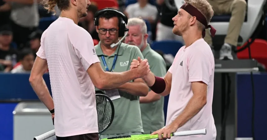 Šanghajské prekvapenie: Zverev aj Medvedev vypadli, vo finále nečakaný hrdina