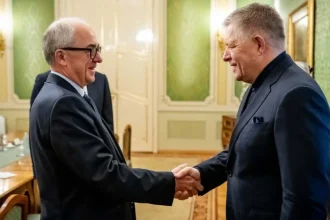 Šéf CERN-u: Fico sníva o jadrovej veľmoci, Pellegrini o vedcoch